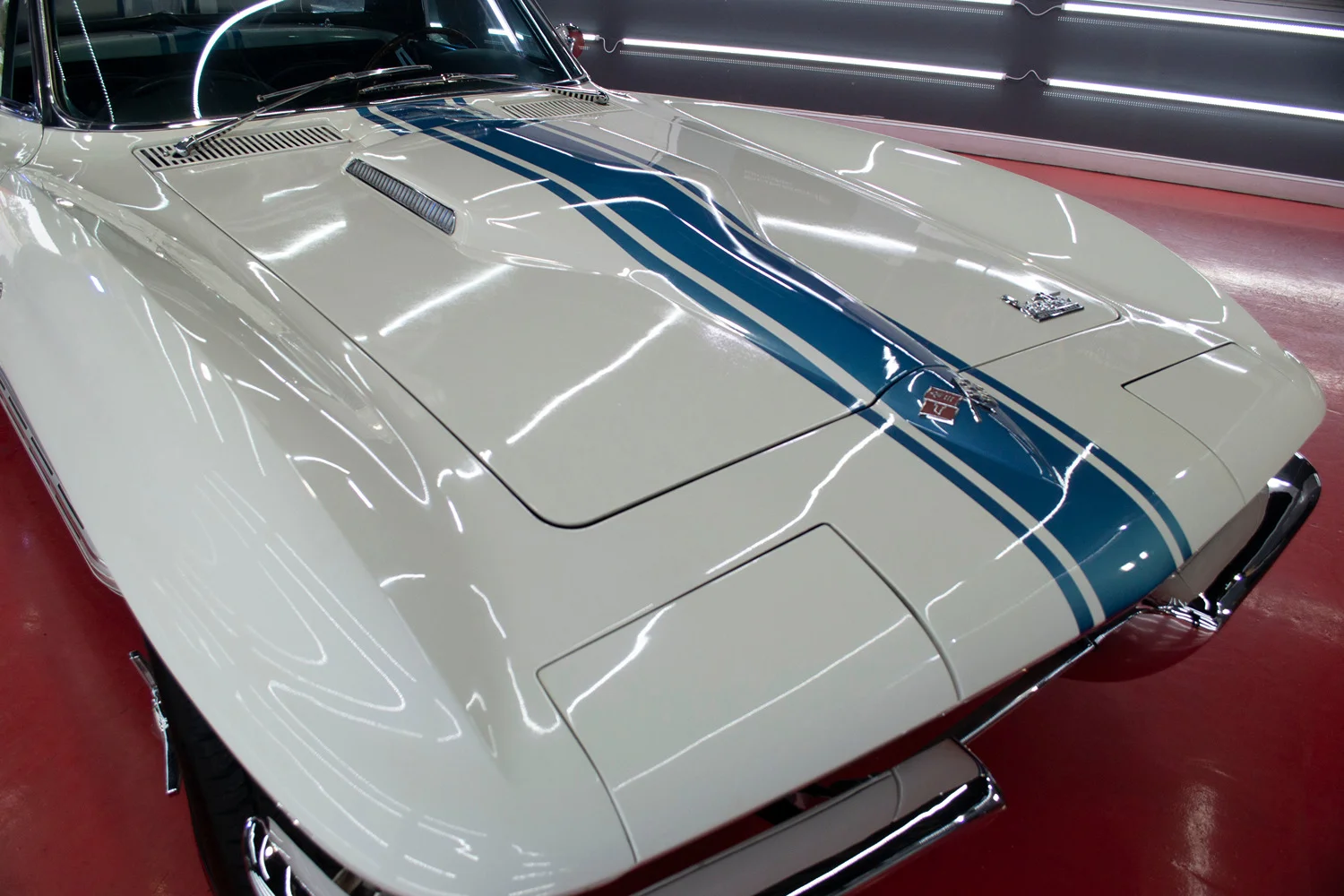 Ceramic coating deep gloss and water beading